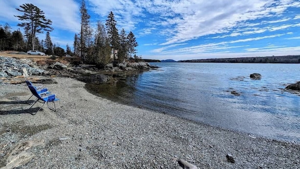 På stranden