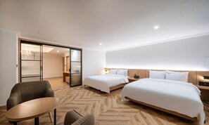 Suite room | Free WiFi, bed sheets - H Avenue Gumi Okgye (Gumi)
