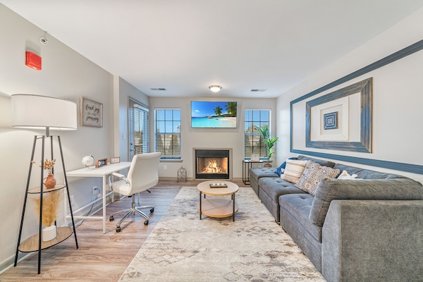 Smart TV, fireplace