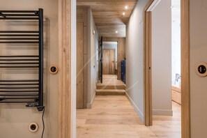 صورة غير مصنفة، 4 من 37، زرّ