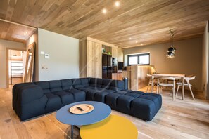 صورة غير مصنفة، 5 من 37، زرّ