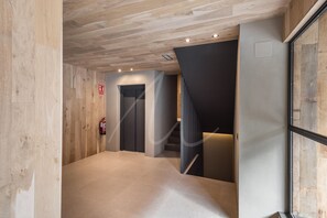 صورة غير مصنفة، 5 من 37، زرّ