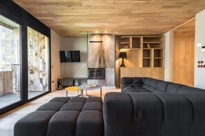 صورة غير مصنفة، 3 من 37، زرّ