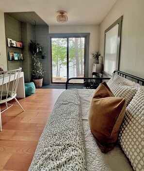 4 bedrooms, iron/ironing board, travel crib, free WiFi