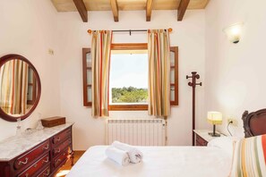4 Schlafzimmer, Bügeleisen/Bügelbrett, Internetzugang, Bettwäsche