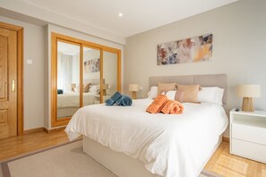 3 bedrooms, iron/ironing board, free WiFi, bed sheets - Appto. La Playa, Para 6 Personas (Santianes Del Agua)