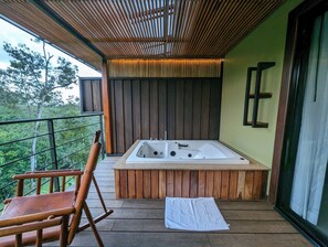 Bain à remous extérieur