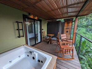 Bain à remous extérieur