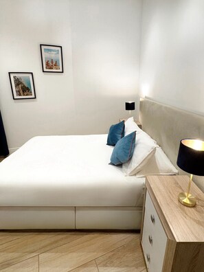 2 dormitoris, planxa i posts de planxar, un bressol de viatge i wifi