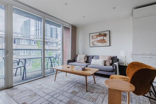 Fernseher, Stereoanlage