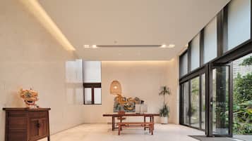 Quầy tiếp tân