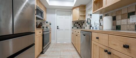 Microwave, oven, stovetop, dishwasher