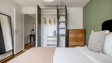 2 Schlafzimmer, BĂŒgeleisen/BĂŒgelbrett, WLAN, BettwĂ€sche