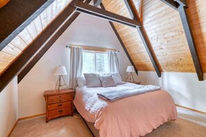 4 bedrooms, iron/ironing board, travel crib, WiFi - Spring Home 6 Cozy 4BR Cabin in Black Butte Ranch (Sisters)