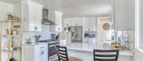 Fridge, microwave, oven, stovetop