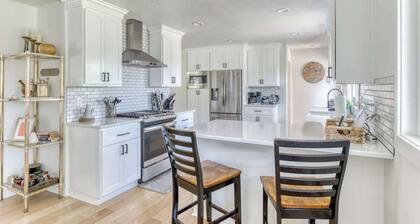 Two acres Home Hot tub, Pool table and Game room