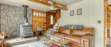 TV, fireplace, DVD player, offices