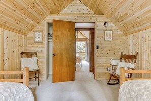 3 slaapkamers, een strijkplank/strijkijzer, reisbedje, wifi