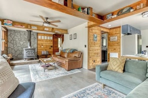TV, fireplace, DVD player, offices