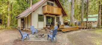 Thompson Cabin - Riverfront - Pet Friendly