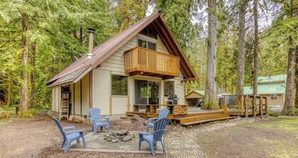 Thompson Cabin - Riverfront - Pet Friendly