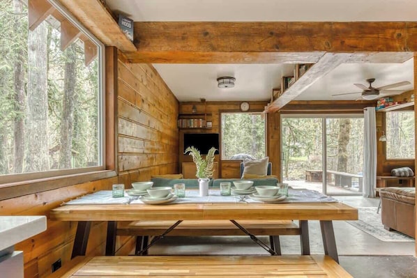 TV, fireplace, DVD player, offices
