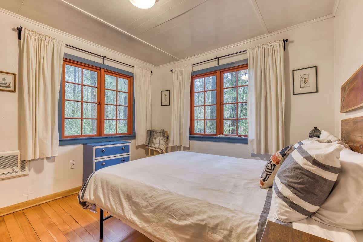 2 soverom, strykejern/-brett, reiseseng for barn og wi-fi