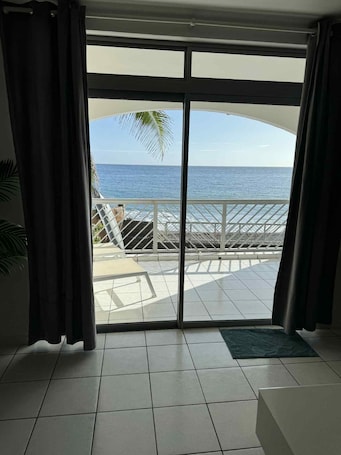 Interior. Beach studio