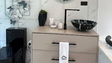 Jetted tub, hair dryer, towels, soap