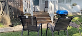 Cozy Cottage on the bay near Lake Verret. Great for all water sports and fishing