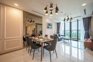 Living area - Landmark 81 Luxury- Lyshing Apartment (Ho Chi Minh City)