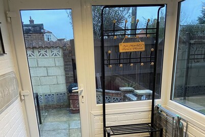 1-Bedroom Apartment Sleeps 4, Parking