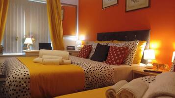 4 bedrooms, iron/ironing board, WiFi, bed sheets