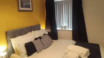 4 bedrooms, iron/ironing board, WiFi, bed sheets