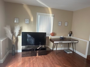Interior - Large modern 1 bed/1 bath in downtown La Mesa (La Mesa)