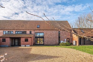 Exterior - Peak Hall, Tittleshall, Norfolk (Tittleshall)