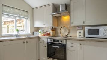 Microondas y cafetera y tetera