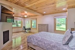 4 habitaciones, escritorio, tabla de planchar con plancha y wifi