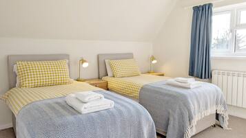 2 bedrooms, iron/ironing board, travel cot, WiFi