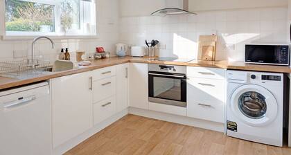 Southwood Farm Cottage - a cottage that sleeps 4 guests in 2 bedrooms