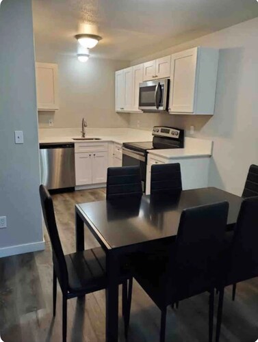 Lacey central 2B/1B apartment in heart of Lacey