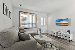Smart TV - Family-sized condo. 5 minutes to the beach, Convention Center and Morey's Piers. (Wildwood)