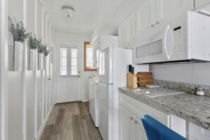 Microwave, stovetop, coffee/tea maker, toaster - Family-sized condo. 5 minutes to the beach, Convention Center and Morey's Piers. (Wildwood)