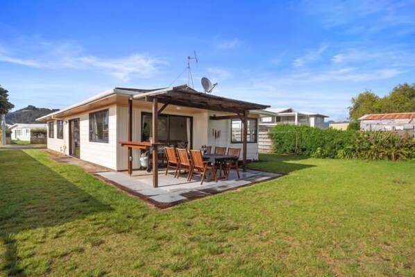 تناول الطعام بالخارج