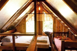 1 slaapkamer, een strijkplank/strijkijzer, wifi, beddengoed