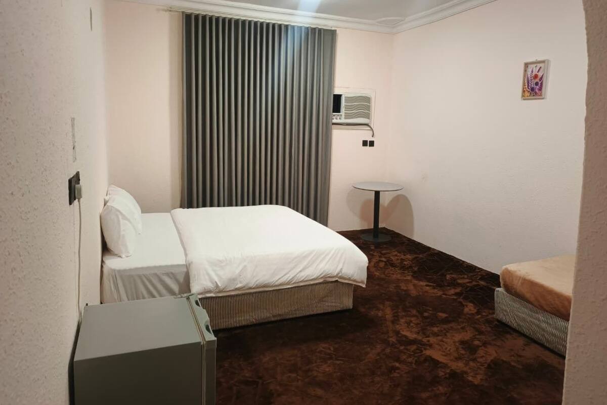Basic-Doppel- oder -Zweibettzimmer