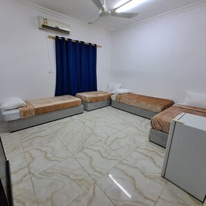 Basic Quadruple Room | Bathroom
