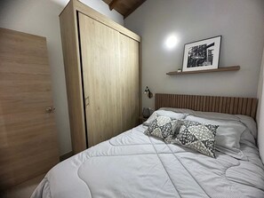 2 bedrooms, desk, iron/ironing board, free WiFi - A 2 Minutos del Mall Arkadia y 10 min del Poblado (Medellín)