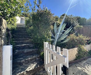 Property grounds - Air-conditioned Mazet for 4 people, with shared pool in La Londe-Les-Maures (LA LONDE LES MAURES)