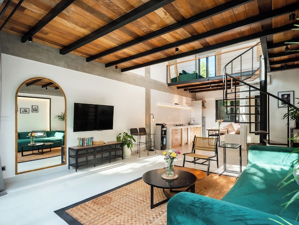 Loft Deluxe, 1 chambre, piscine privée | Aire de séjour